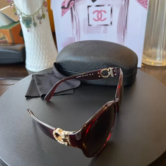 Salvatore Ferragamo Dark Red Sunglasses - Picture 3 of 6